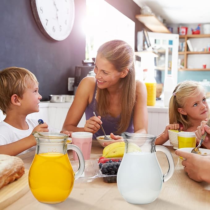 Leinuosen 2 Pcs Small Glass Creamer Pitcher with Spout Milk Frothing Pitcher Elegant Shaped Glass Coffee Tea Milk Creamer Jug Creative Milk Frother Cup (Elegant Style,250 ml)