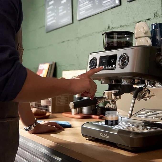 BCnmviku 4 PACK Espresso Glass Measuring Cup Triple Pitcher Milk Cup 75ML Espresso Cups with Handle Shot Glass with V-Shaped Mouth Clear Accessories Milk Frothing Pitcher (4)