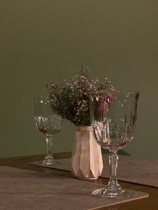 Designing the Vibe: Elevating Your Table Setting with Glass and Linens