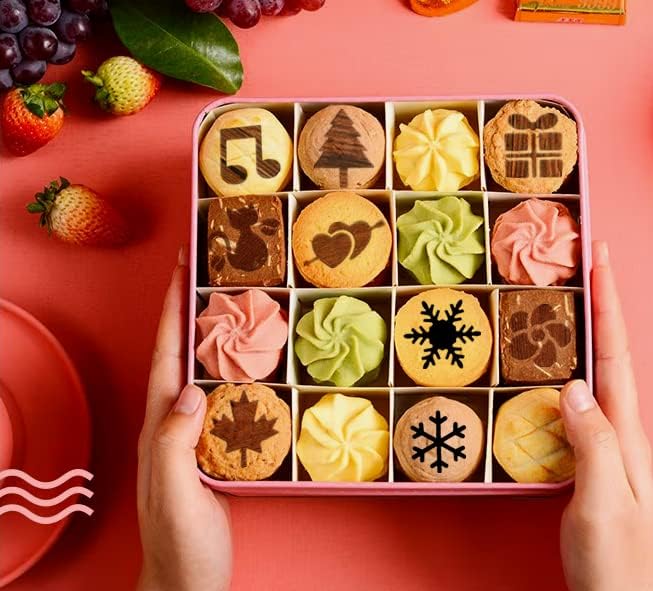 45 Coffee Stencils+2 Mesh Powder Shakers, Cake Baking Templates Coffee Decoration Stencils Coffee Art Templates Coffee Mold Tool for Christmas Thanksgiving Cake Coffee Cappuccino