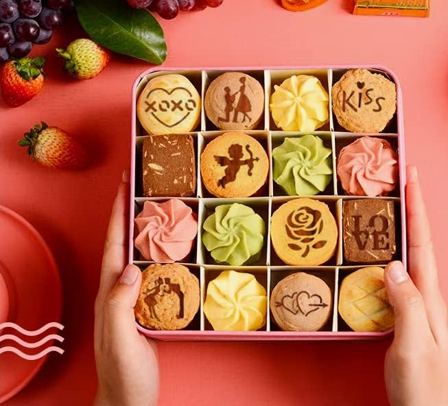 45 Coffee Stencils+2 Mesh Powder Shakers, Cake Baking Templates Coffee Decoration Stencils Coffee Art Template Coffee Mold Tool for Christmas Thanksgiving Cake Coffee Cappuccino
