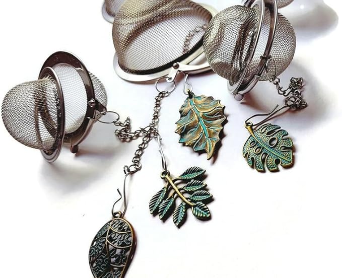 Mixed Green Leaf Tea Infusers with Leaf Charms Assorted - 4 pcs