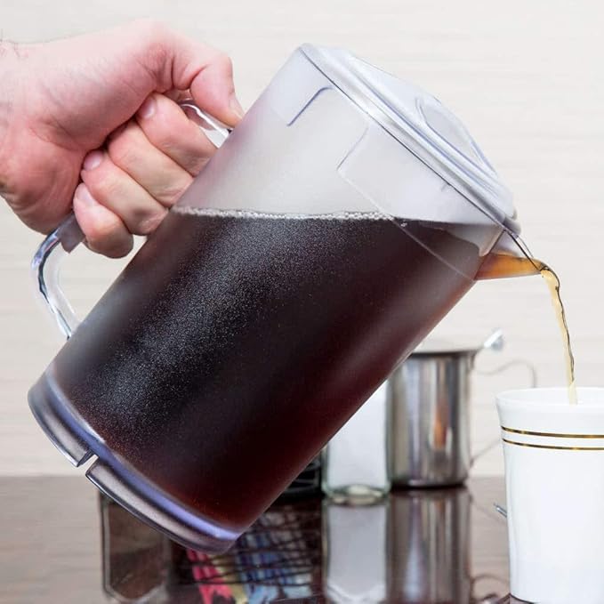 G.E.T. P-3064-1-CL 64 oz. Clear Plastic Pitcher with lid, Dishwasher Safe, Break Resistant, for Indoor and Outdoor Entertaining, (Pack of 12)
