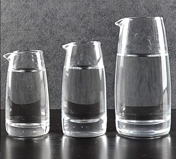 2pcs Small Pitchers Glass Creamer Sauce Serving Pitchers Milk Jugs Creamer Jugs,3oz,150ml