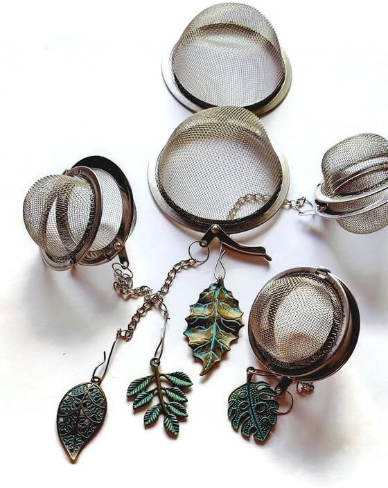 Mixed Green Leaf Tea Infusers with Leaf Charms Assorted - 4 pcs
