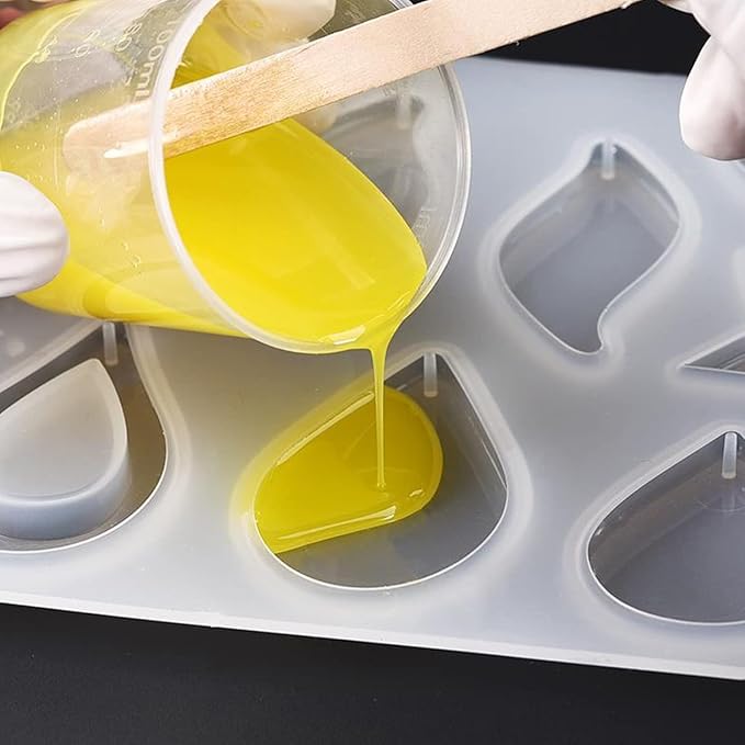 100 Pieces 2 Ounce Plastic Graduated Cups 60 ml Transparent Scale Cups with 100 Pieces Wooden Stirring Sticks for Mixing Paint, Stain, Epoxy, Resin
