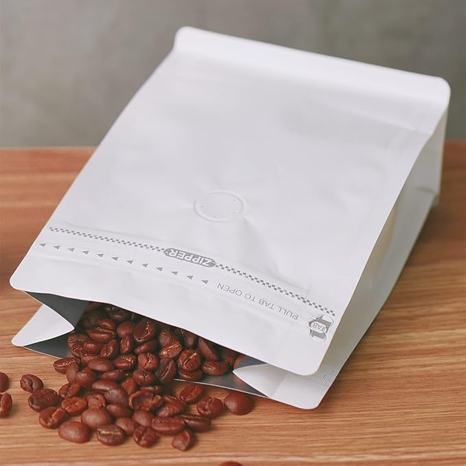 100 Count 32 Ounces /1 KG White Kraft Paper Coffee Bags - High Barrier Aluminium Foil Liner - Flat Bottom Coffee Pouches with Degassing Valve, Food Storage Bags with Rsealable Zipper & Easy Open Tape (100pcs, 32oz/1kg)