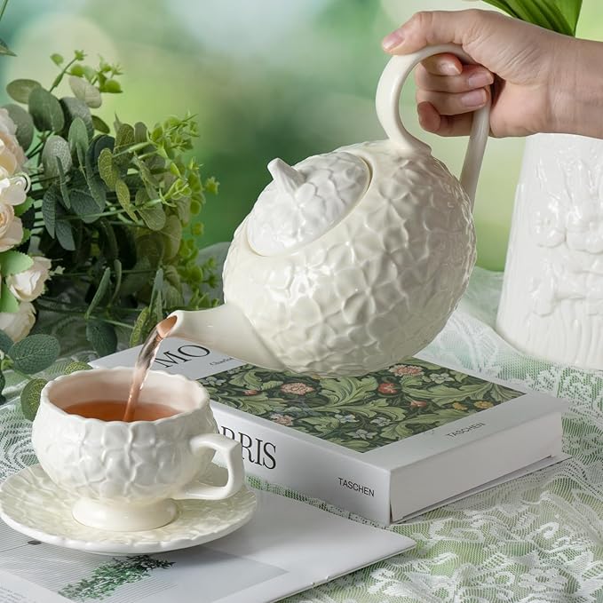 KAMMAK Teapot with Handle, Vintage Porcelain Tea Pot with Gold Trim, Blooming & Loose Leaf Teapot, Festive Holiday Serveware, Gifts for Women, Creamy White - 28 oz