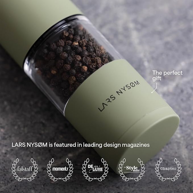 LARS NYSØM Salt and Pepper Grinder Set, Manual Salt and Pepper Mills with Adjustable Ceramic Grinder, Design Spice Shaker Set (Brown/Beige)