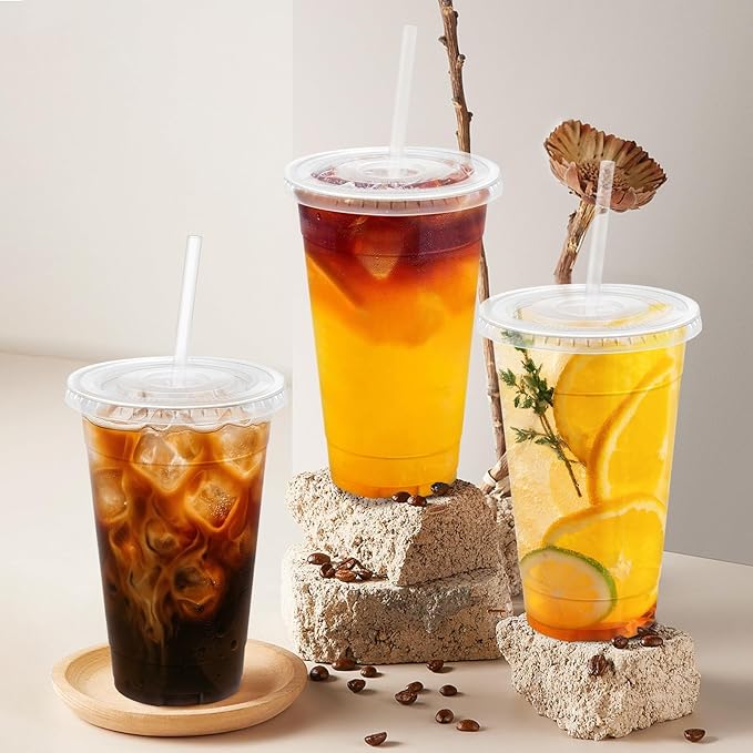 Clawsoff 24 oz 100 Pack Plastic Cups with Lids and Straws, Sturdy Food Safe Iced Clear Coffee Cups Disposable Smoothie Cups for Cold Drinks
