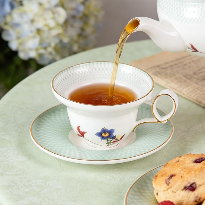 KAMMAK Ceramic Coffee Cups Saucers Set of 2, Porcelain Espresso Cups with Saucers, 5.92 oz Handmade Elegant Bone China Tea Cup, Ceramic Floral Pattern Demitasse for Latte, Americano, Cappuccino