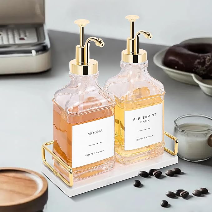 BathAce Coffee Syrup Dispenser for Coffee Bar, Clear Glass Syrup Bottles with Pump, Refillable Maple Syrup Storage, Coffee Station Accessories and Organizer, 500ml, Set of 2 + Tray (Gold)