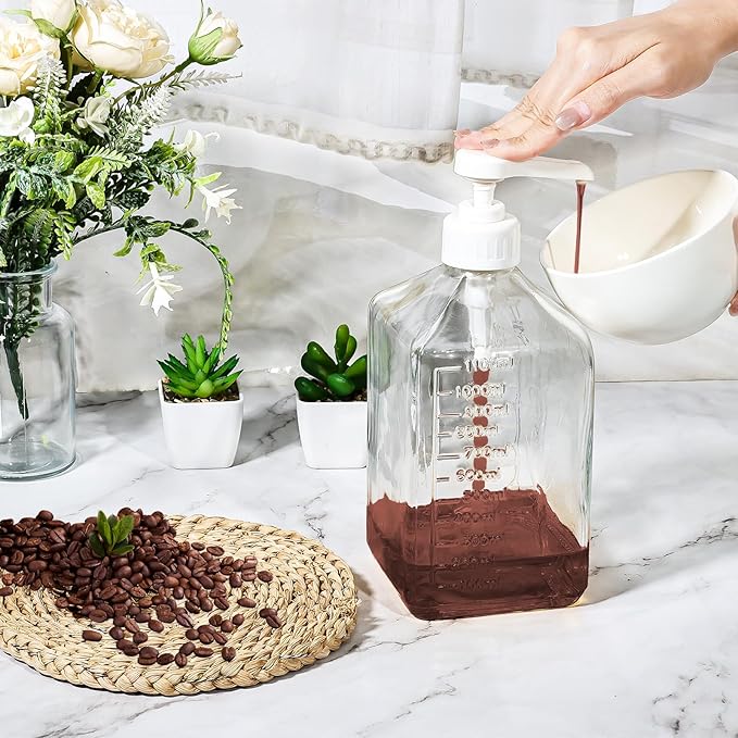 Uceoo Coffee Syrup Dispenser, Glass Syrup Bottle With Plastic Pump, 37 Oz Large Capacity Square Syrup Pump Dispensers for Coffee Bar, Simple Clear Pump Bottle for Honey, Condiments, Salad Dressings
