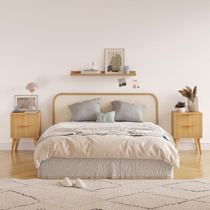 Fluted Nightstand,Small Bedside Table,Natural Wood Night Stand,Light Wood Side Table with Solid Wood Legs,End Table for Bedroom,Small Space 11.8" D x 16" W x 22.4" H Natural CTG55Y