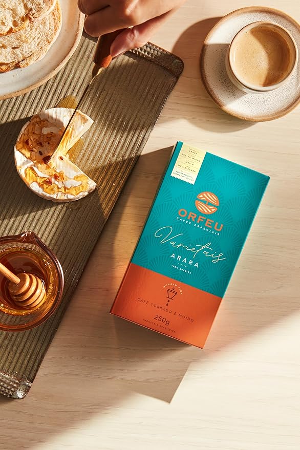 Arara Roasted and Ground Coffee 8.8 oz – Notes of Brown Sugar, Garapa and Coffee Honey – Balance and Natural Sweetness – Café Orfeu