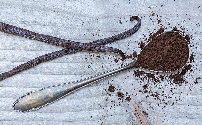 Vanilla Bean Powder - 100% Pure Ground Madagascar Vanilla Powder - For Cooking, Baking, & Additional Flavoring - Add To Coffee, Tea, Yogurt, & Shakes - Raw, Unsweetened, No Fillers or Additives - 1 LB